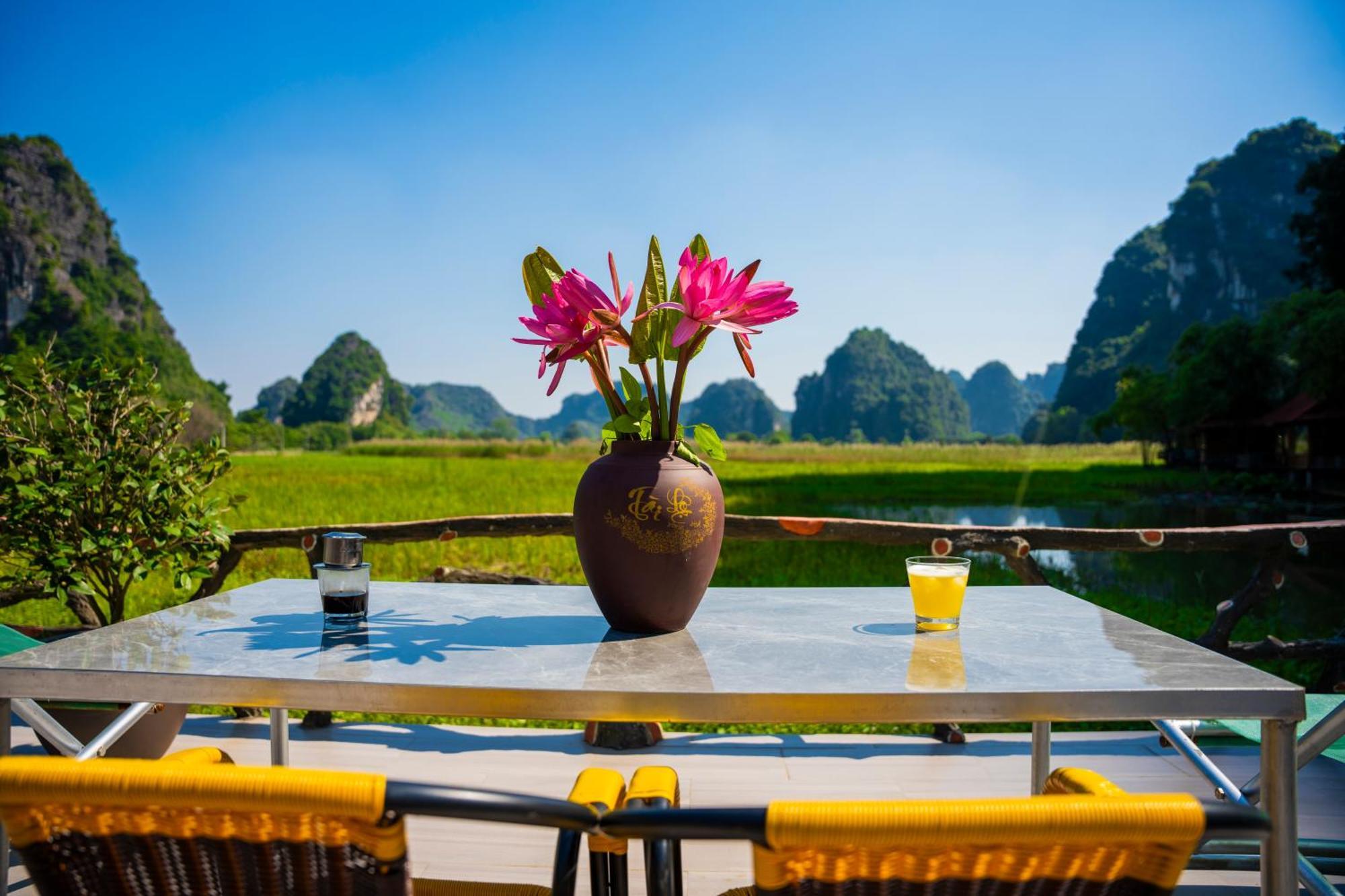 Lotus Field Homestay Ниньбинь Экстерьер фото