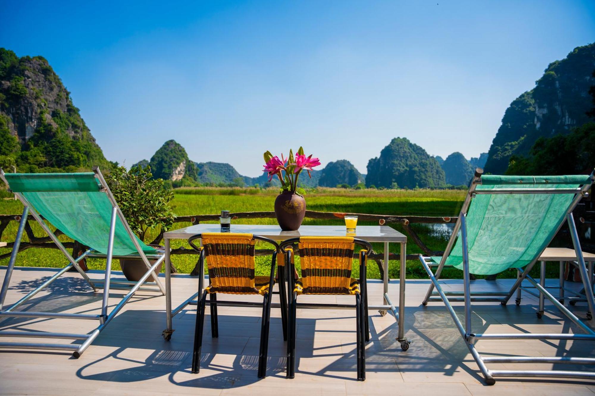 Lotus Field Homestay Ниньбинь Экстерьер фото