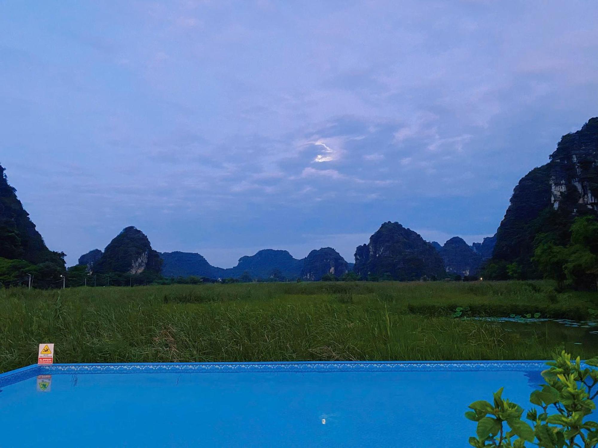 Lotus Field Homestay Ниньбинь Экстерьер фото